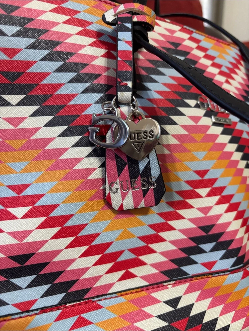 Guess bold tote